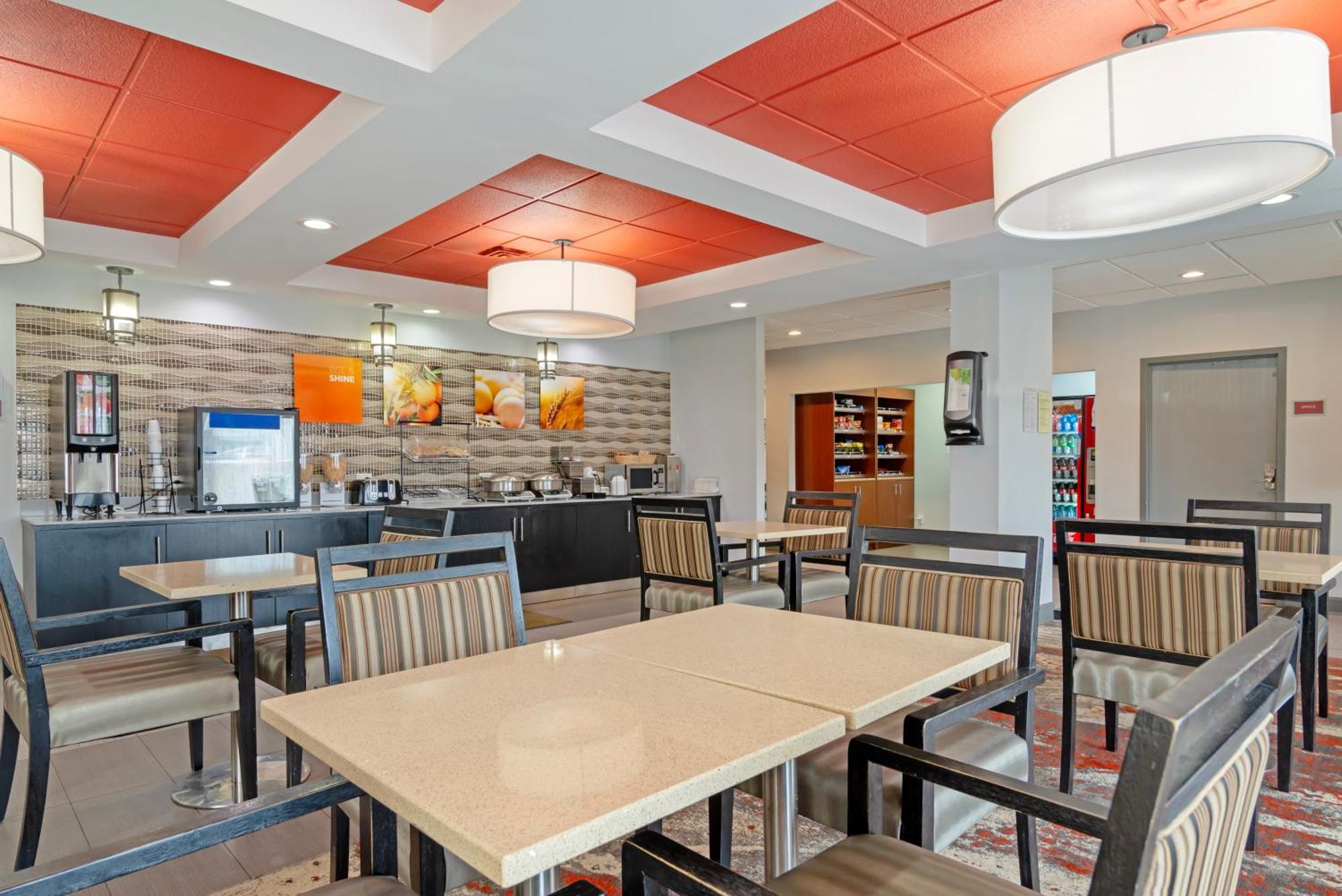 Comfort Inn & Suites קרולטון מראה חיצוני תמונה